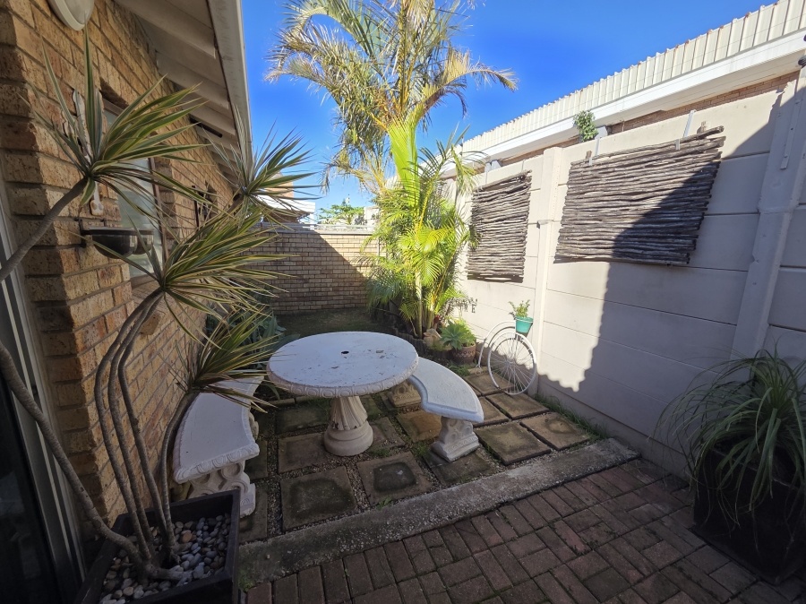 2 Bedroom Property for Sale in Jeffreys Bay Central Eastern Cape
